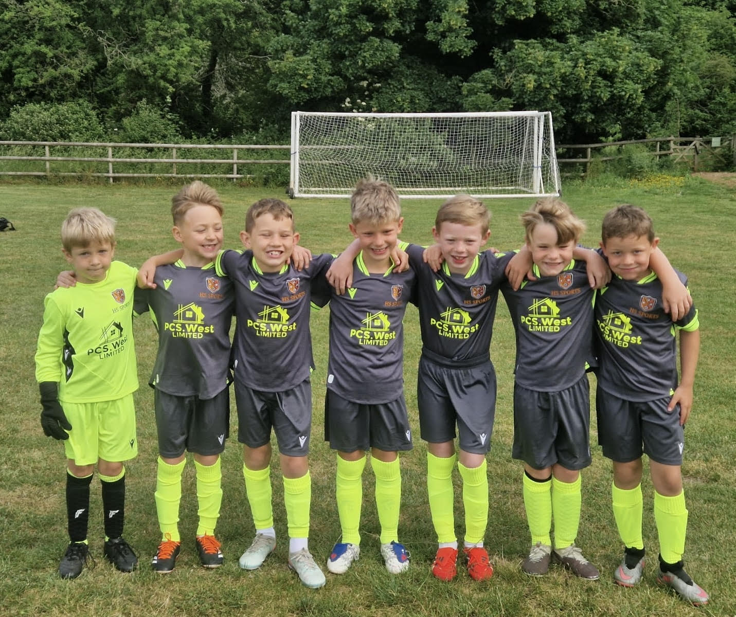 HS Sports Dortmund under 7's in their grey and neon PCS.West Limited kits
